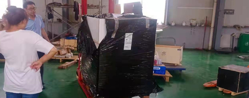 意大利注塑机配件上；〗谇骞